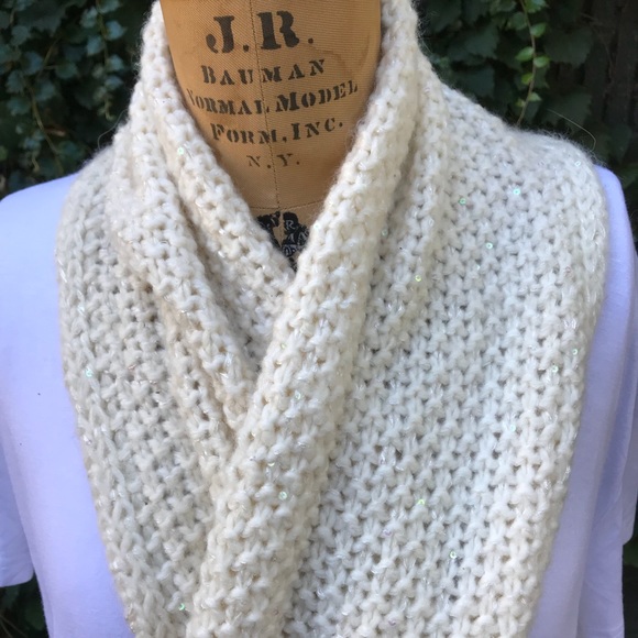 Sequined Knit Scarf - Picture 3 of 7